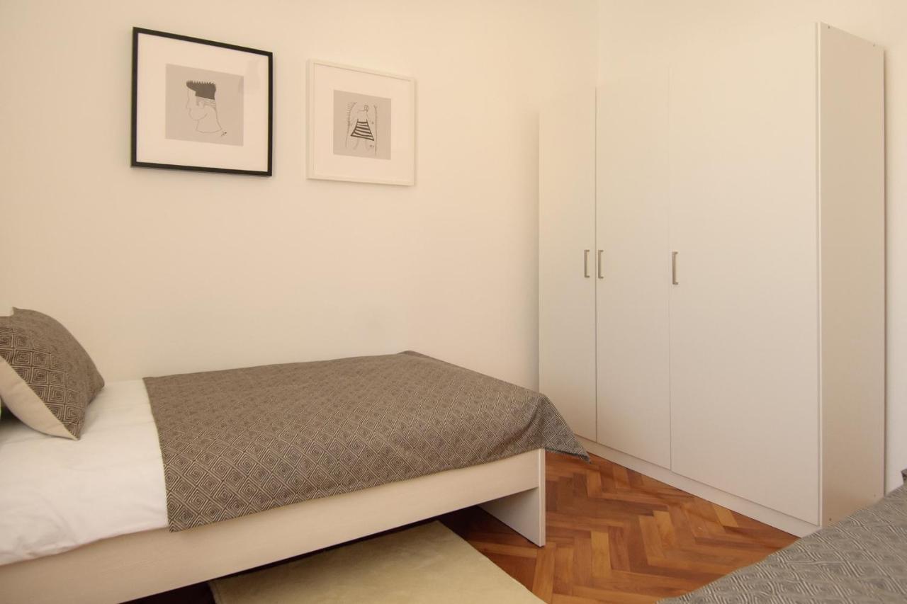 Julie City Centre Porec Apartment Luaran gambar
