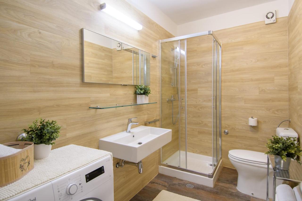 Julie City Centre Porec Apartment Luaran gambar